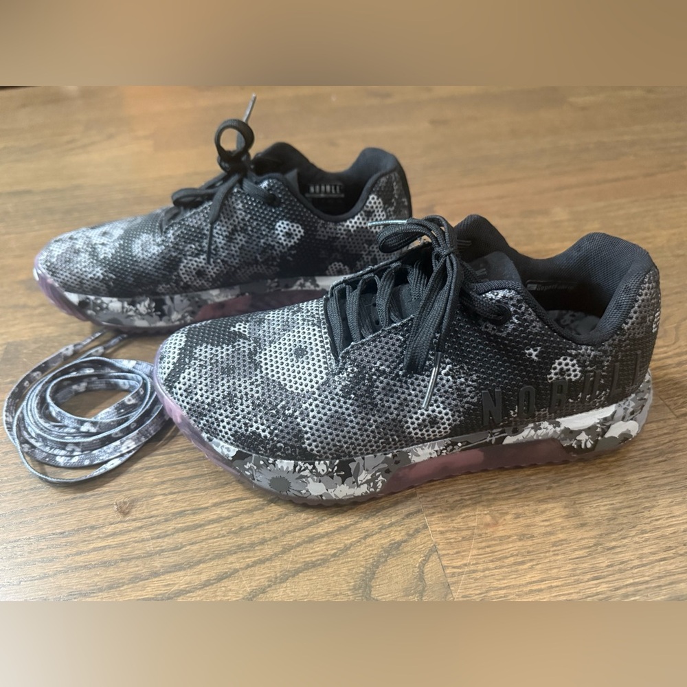 NoBull Outwork Training Sneakers Womens Sz 7.5 Black/White/Prpl accent Floral